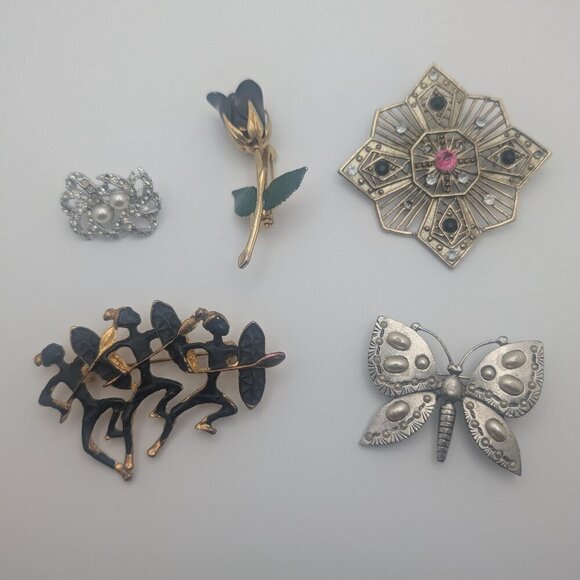 Jewelry - Lot of 5 vintage brooches: Metal - rhinestone - pearl